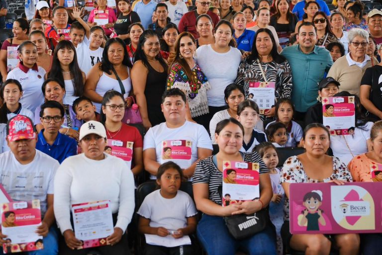 ABRE REGISTRO DE BECA RITA CETINA: 2,500 pesos para uniformes y útiles escolares